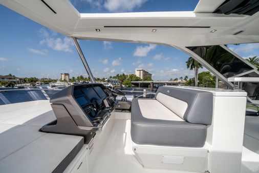 Galeon 640 Fly image