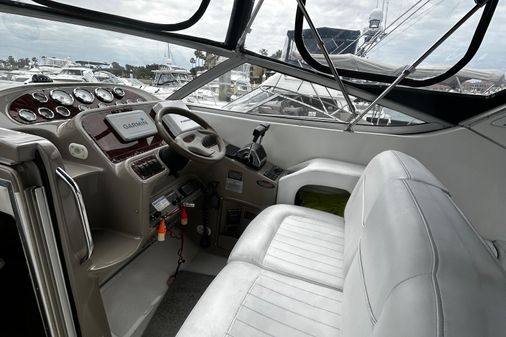 Bayliner 3055 image