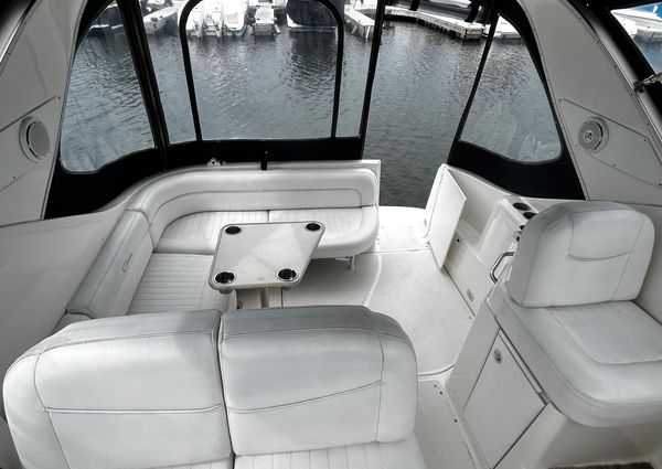 Bayliner 3055 image