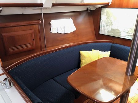 Beneteau 373 image