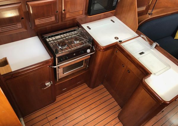 Beneteau 373 image