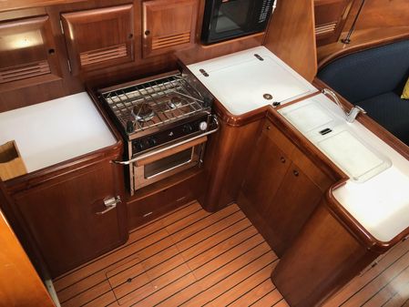 Beneteau 373 image