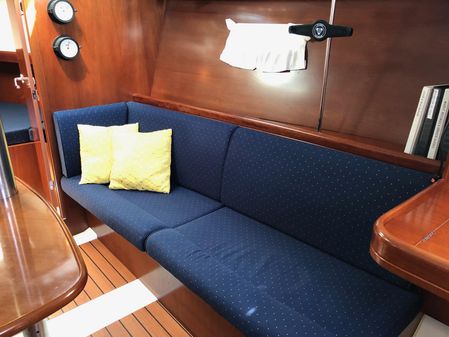 Beneteau 373 image