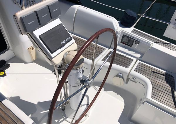 Beneteau 373 image