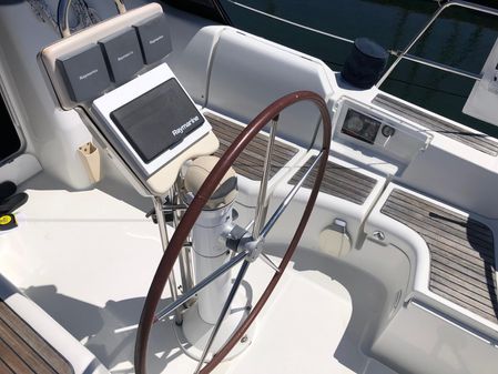 Beneteau 373 image