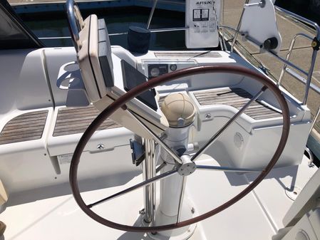 Beneteau 373 image