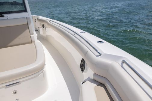 Boston-whaler 330-OUTRAGE image