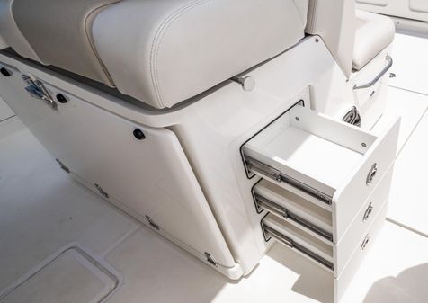 Boston Whaler 330 Outrage image