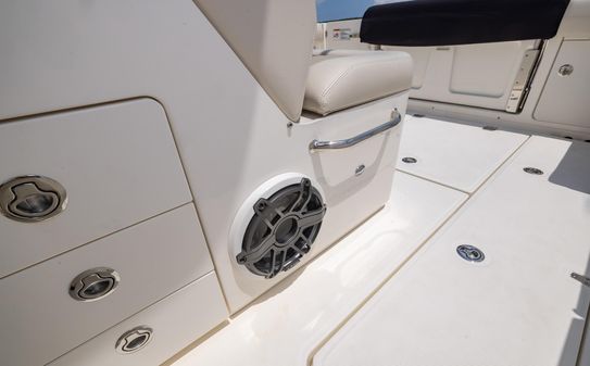 Boston-whaler 330-OUTRAGE image