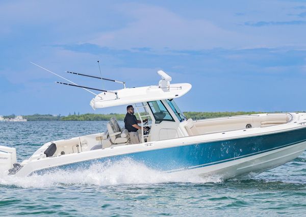 Boston Whaler 330 Outrage image