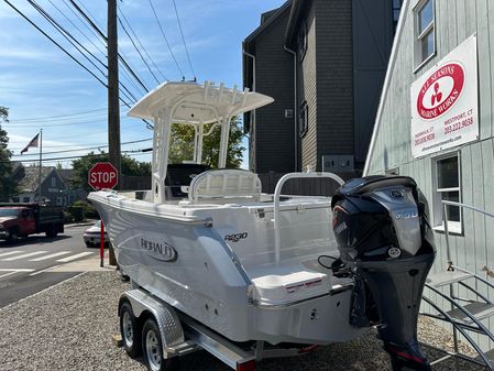 Robalo R230-CENTER-CONSOLE image