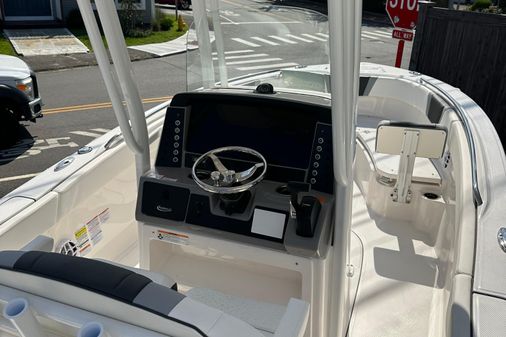 Robalo R230-CENTER-CONSOLE image