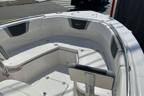 Robalo R230-CENTER-CONSOLE image