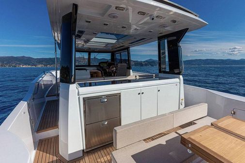 Sundeck-yachts 430 image