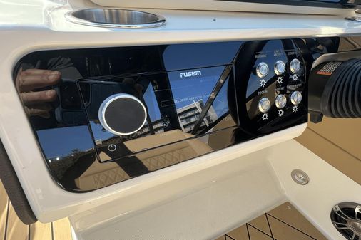 Sea Ray 280 SLX image