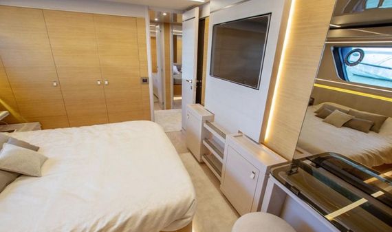 Custom Line Navetta 28 image