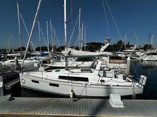 Beneteau Oceanis 35.1 - main image