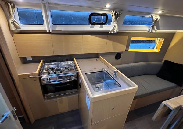 Beneteau Oceanis 35.1 image