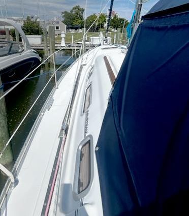 Beneteau 373 image