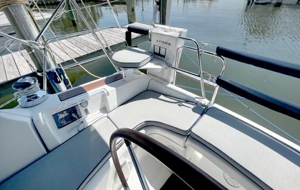 Beneteau 373 image