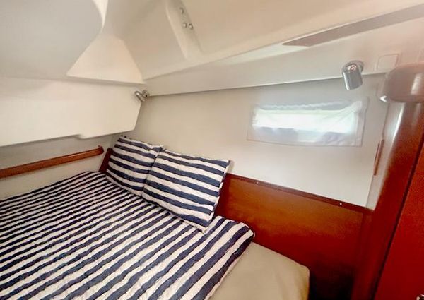 Beneteau 373 image