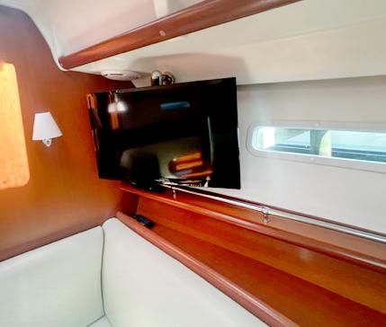 Beneteau 373 image