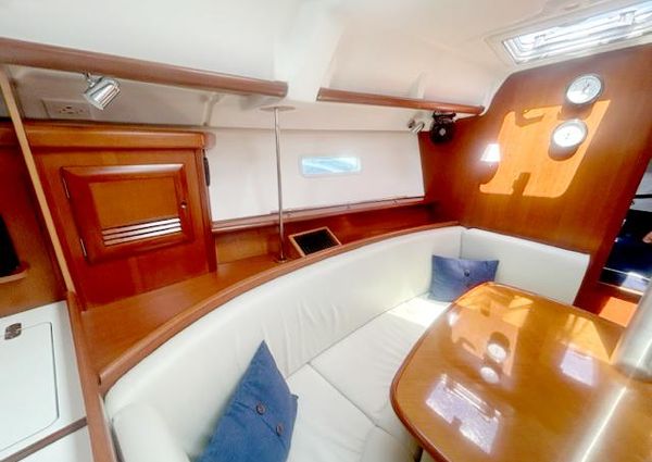 Beneteau 373 image