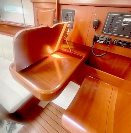 Beneteau 373 image