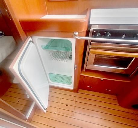 Beneteau 373 image