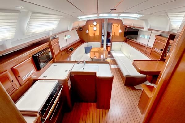 Beneteau 373 image