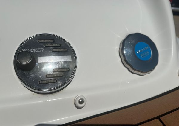 Rinker QX26-BR image