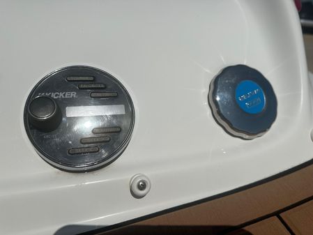 Rinker QX26-BR image