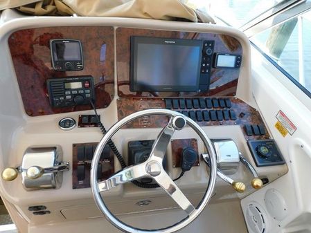 Sea Ray 370 Express Cruiser image