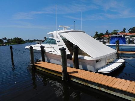 Sea Ray 370 Express Cruiser image