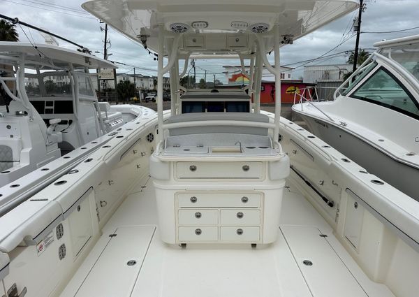 Mako 334 Center Console image