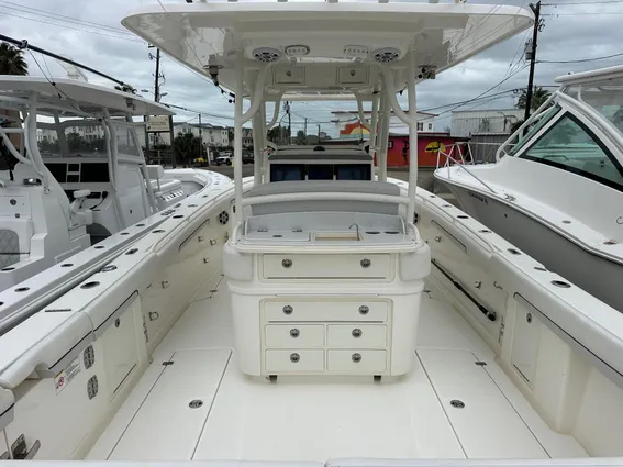 Mako 334 Center Console image