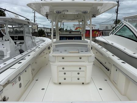 Mako 334 Center Console image