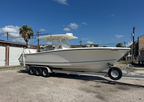 Mako 334 Center Console image