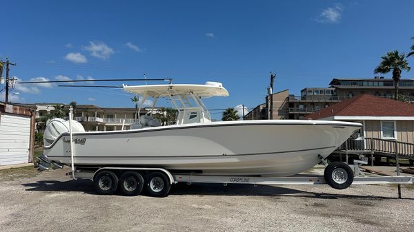 Mako 334 Center Console 