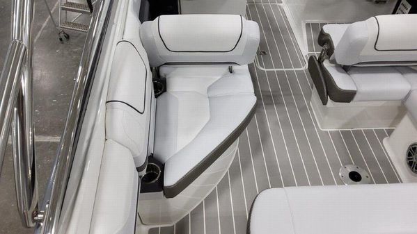 Formula 240 Bowrider image