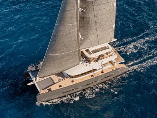 Lagoon SEVENTY7 - main image