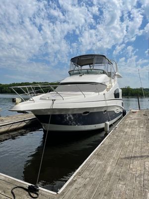 Silverton 39 Motor Yacht - main image