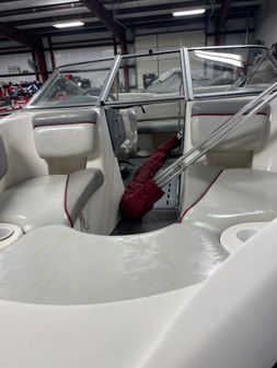 Glastron GT 185 image