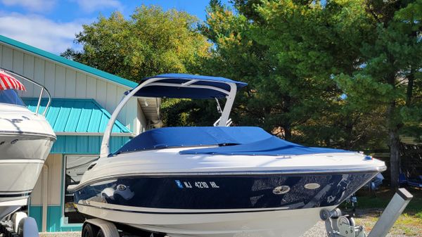 Sea Ray 230 SLX