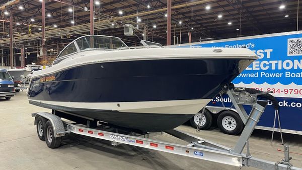 Robalo R227 Dual Console