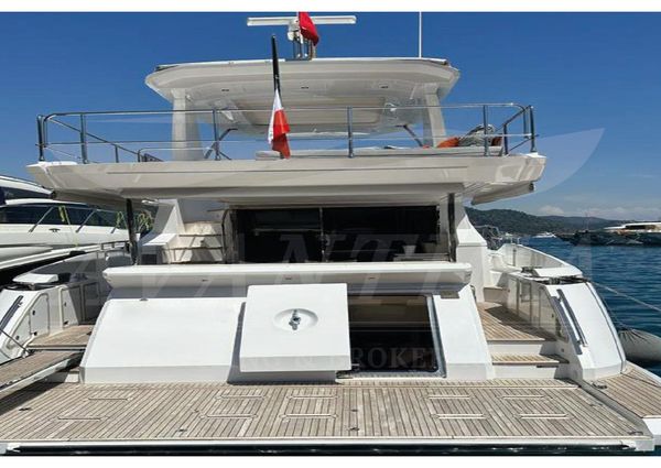 Azimut 66 image