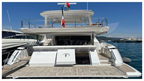 Azimut 66 image