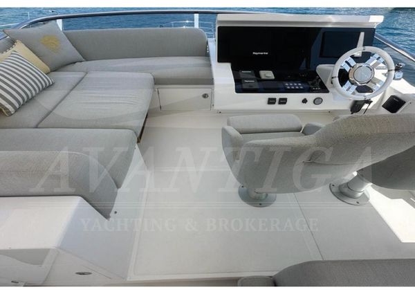 Azimut 66 image