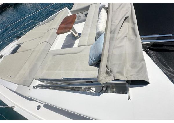 Azimut 66 image