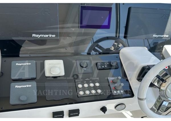 Azimut 66 image